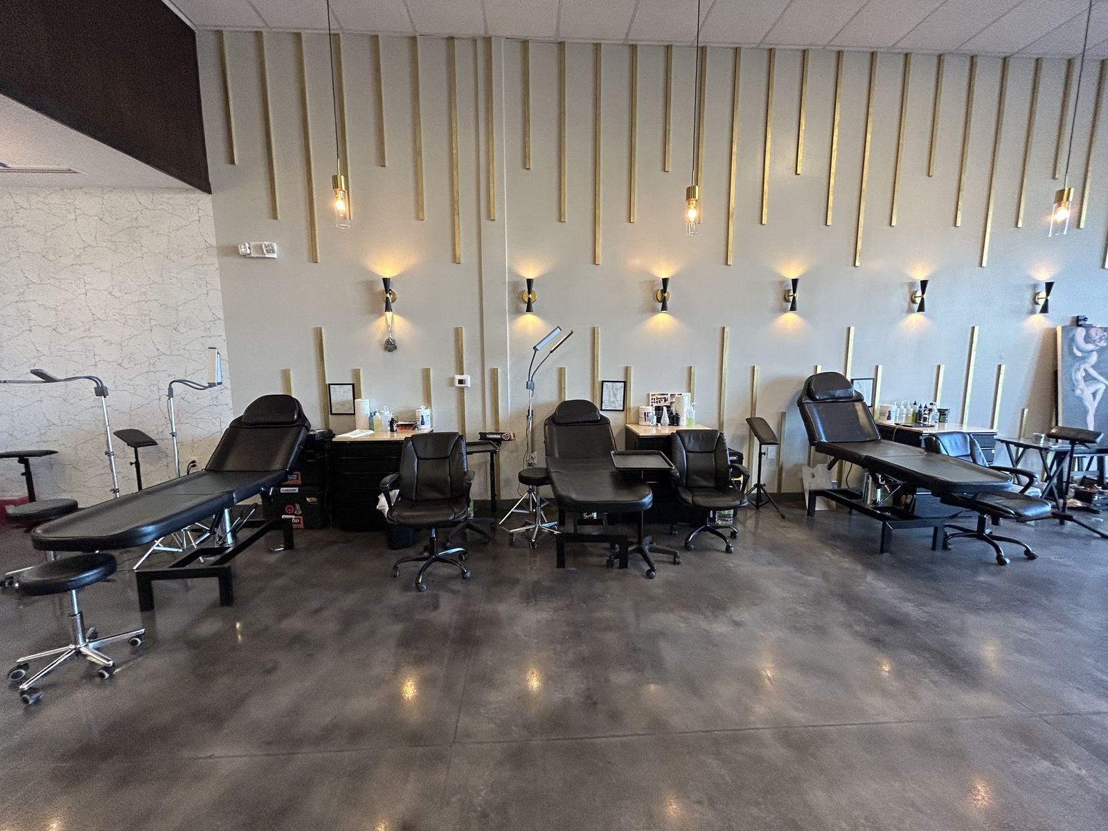 Tattoo stations at Fine Ink Studios Dr. Phillips